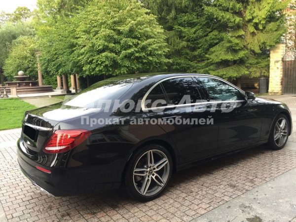 Mercedes E-213 AMG